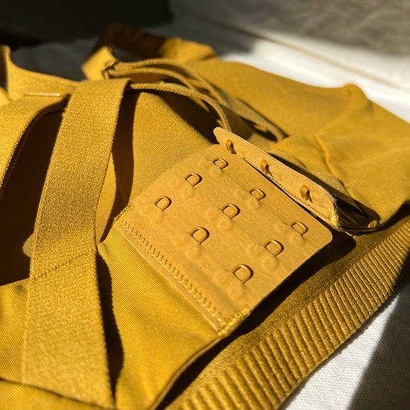 Lululemon Sports Bra💛 - Picture 7 of 7